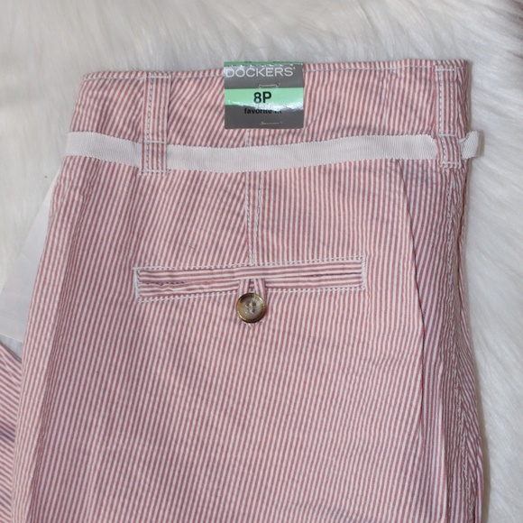 Dockers, Favorite fit stripped pink and white seersucker Capri pants - Picture 4 of 9